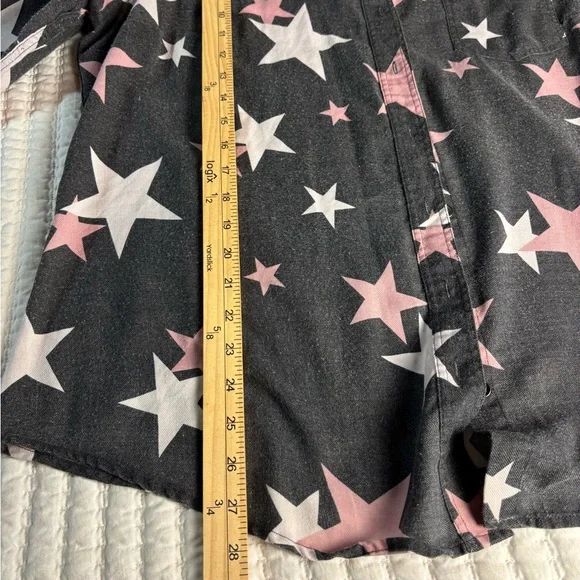 Torrid Star Print Button‎ Down Shirt Size 1 | Pink & White Stars | Plus Size - Picture 5 of 5